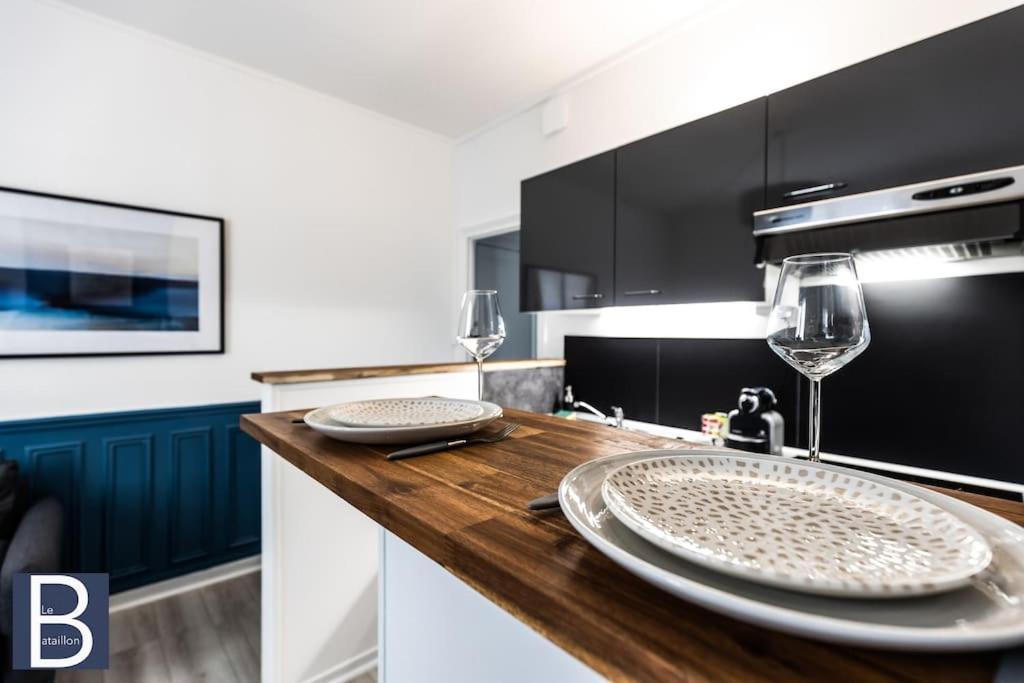 Le Bataillon - Confort Compiègne Extérieur photo